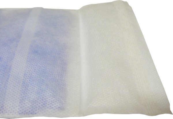 Praktische Kältebox LIGHT mit 3er-Sparpack Kühlkompressen & drei passenden Vlieshüllen